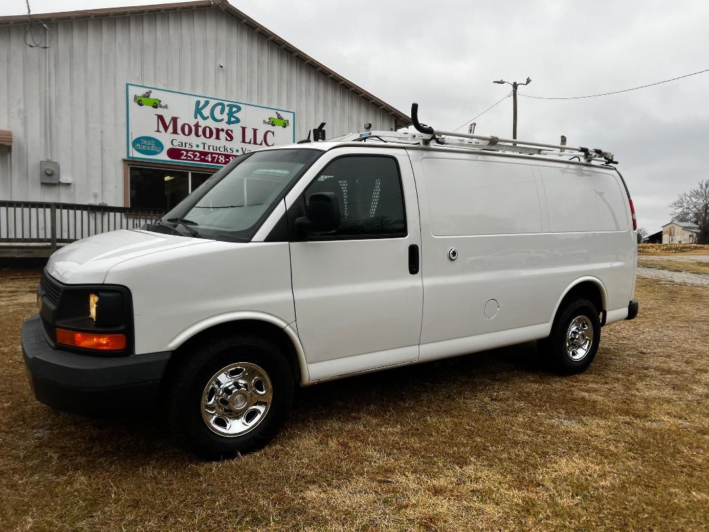 2015 Chevrolet Express Cargo Work Van's photo